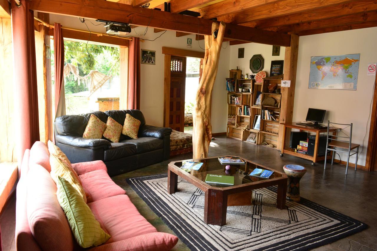 Rio Libre Pucon Party Hostel Экстерьер фото