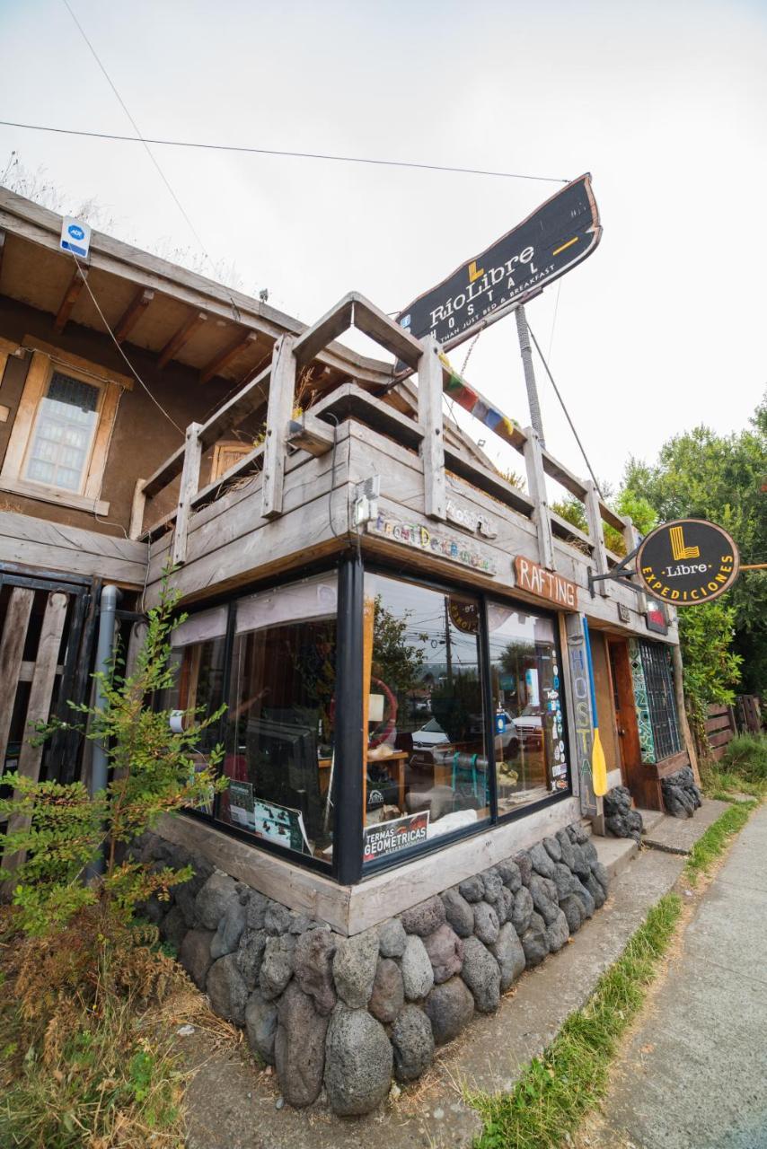 Rio Libre Pucon Party Hostel Экстерьер фото